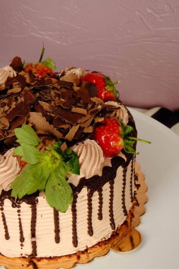 Masada lezzetli bir pasta var.