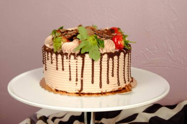 Masada lezzetli bir pasta var.