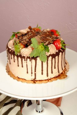 Masada lezzetli bir pasta var.