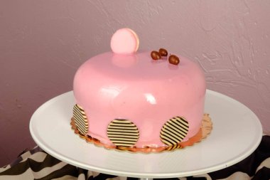 Masada lezzetli bir pasta var.