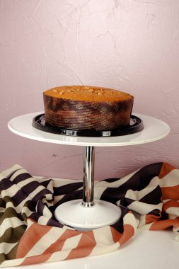 Masada lezzetli bir pasta var.