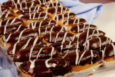 Masada lezzetli bir pasta var.