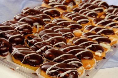 Masada lezzetli bir pasta var.