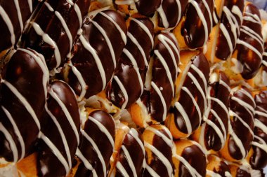 Masada lezzetli bir pasta var.