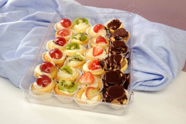 Masada lezzetli bir pasta var.