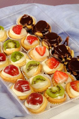 Masada lezzetli bir pasta var.