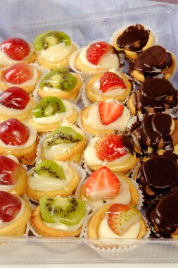 Masada lezzetli bir pasta var.