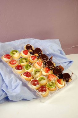 Masada lezzetli bir pasta var.