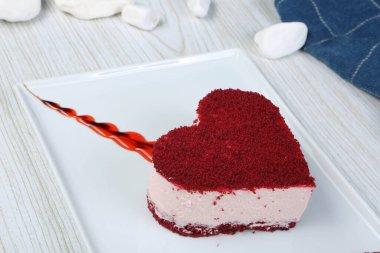 Masada lezzetli bir pasta var.