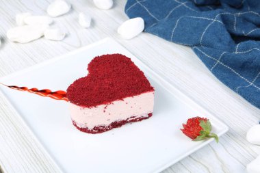 Masada lezzetli bir pasta var.