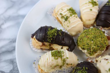 Masada lezzetli bir pasta var.