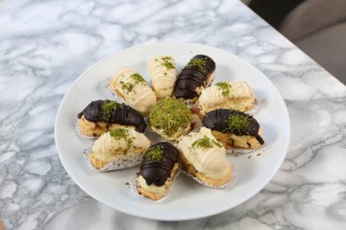 Masada lezzetli bir pasta var.