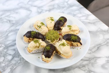 Masada lezzetli bir pasta var.