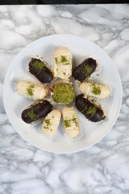 Masada lezzetli bir pasta var.