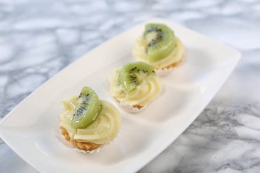 Masada lezzetli bir pasta var.