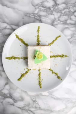 Masada lezzetli bir pasta var.