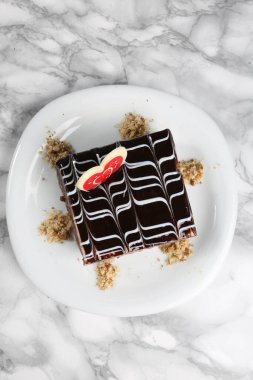 Masada lezzetli bir pasta var.