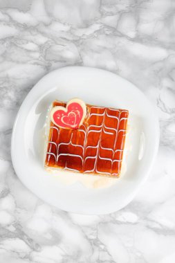 Masada lezzetli bir pasta var.