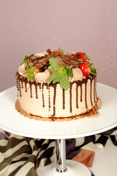 Masada lezzetli bir pasta var.