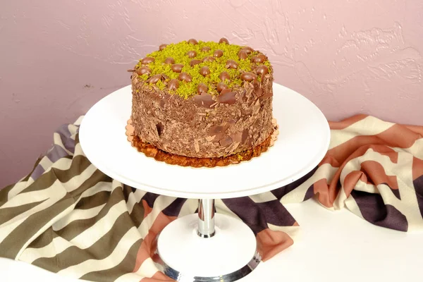 Tabuleiro Com Delicioso Bolo Mesa — Fotografia de Stock