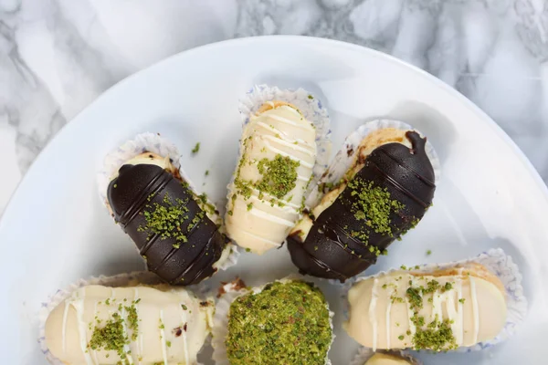 Masada lezzetli bir pasta var.