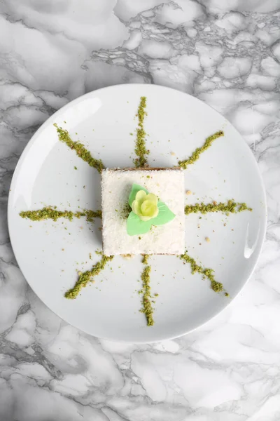 Masada lezzetli bir pasta var.