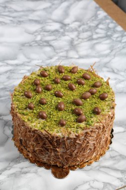 Masada lezzetli bir pasta var.