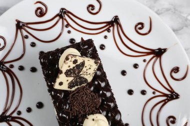 Masada lezzetli bir pasta var.