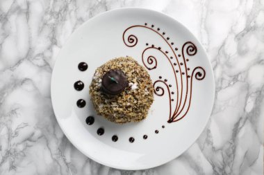 Masada lezzetli bir pasta var.