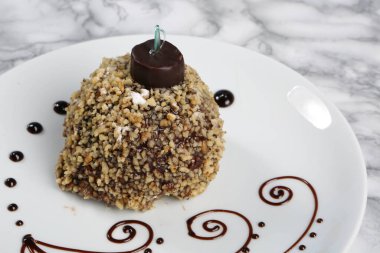 Masada lezzetli bir pasta var.