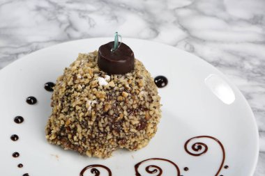 Masada lezzetli bir pasta var.