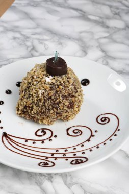 Masada lezzetli bir pasta var.