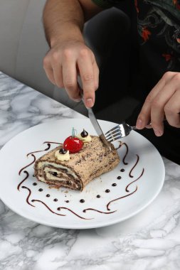 Masada lezzetli bir pasta var.