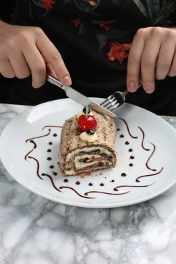 Masada lezzetli bir pasta var.