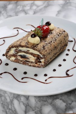 Masada lezzetli bir pasta var.