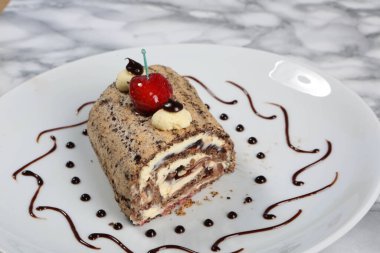 Masada lezzetli bir pasta var.