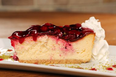 Masada lezzetli bir pasta var.