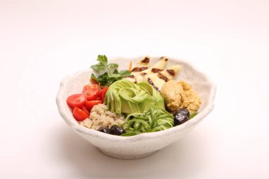 Taze salata tabağı ile karışık yeşillik