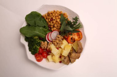 Taze salata tabağı ile karışık yeşillik