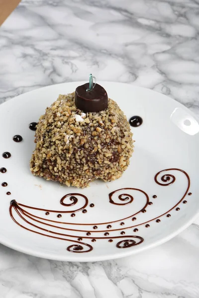 Masada lezzetli bir pasta var.