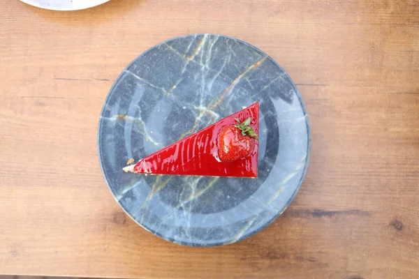 Masada lezzetli bir pasta var.