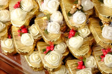 bir sürü değişik çikolatalı pralin