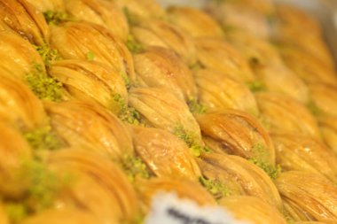 Geleneksel hindistancevizli tatlı baklavası. Ev yapımı fındıklı ve ballı baklava..