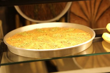 Geleneksel hindistancevizli tatlı baklavası. Ev yapımı fındıklı ve ballı baklava..