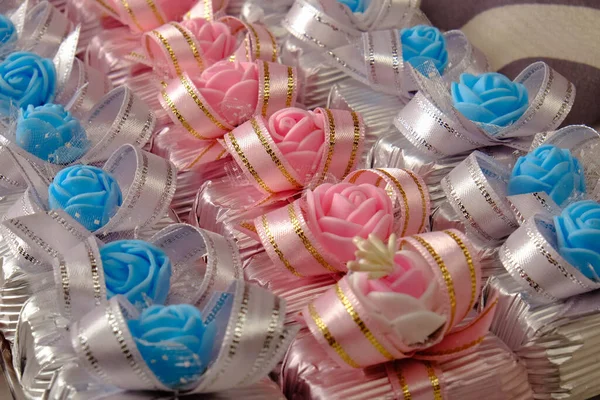 bir sürü değişik çikolatalı pralin