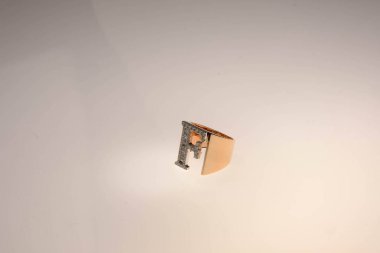 Elmas Mücevherler ve Moda Mücevherleri