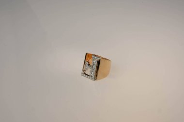 Elmas Mücevherler ve Moda Mücevherleri