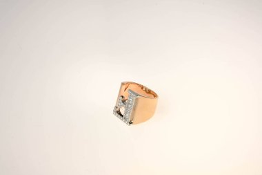 Elmas Mücevherler ve Moda Mücevherleri