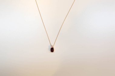 Elmas Mücevherler ve Moda Mücevherleri