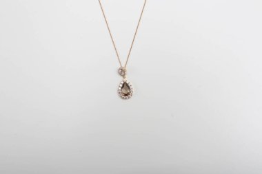 Elmas Mücevherler ve Moda Mücevherleri